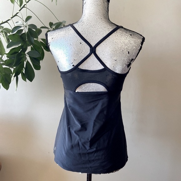 ⭐️2 FOR $20⭐️ Fabletics shiny tank top with mesh detailing size small - Picture 2 of 6